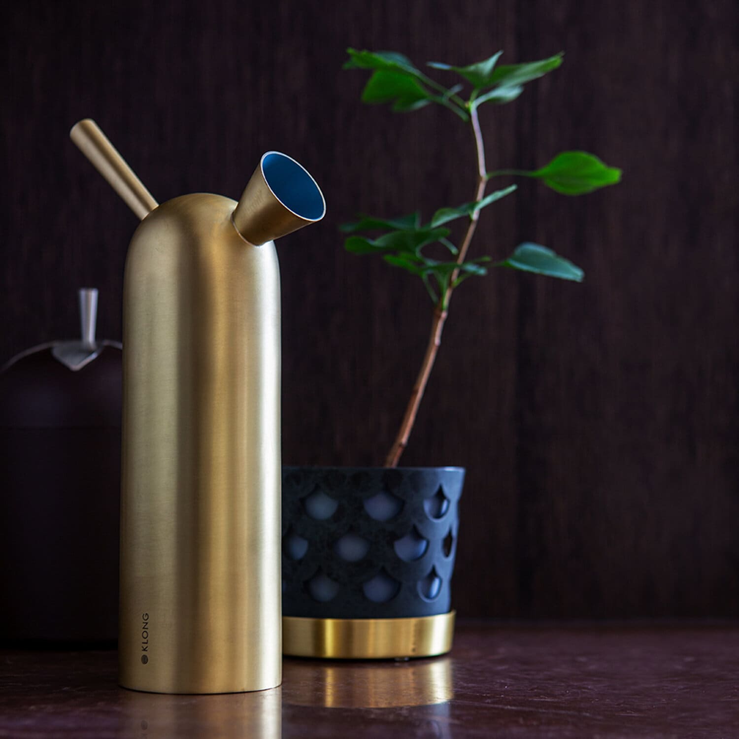https://www.klong.com/pub_docs/files/Klong/Svante-Brass-Details-Square-2.jpg