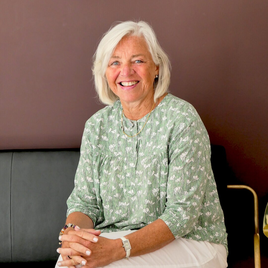 https://www.klong.com/pub_docs/files/eva_webb.jpg